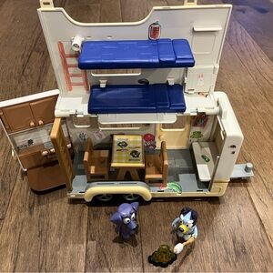Bluey Camper Van Playset with Jean Luc and Bluey figures